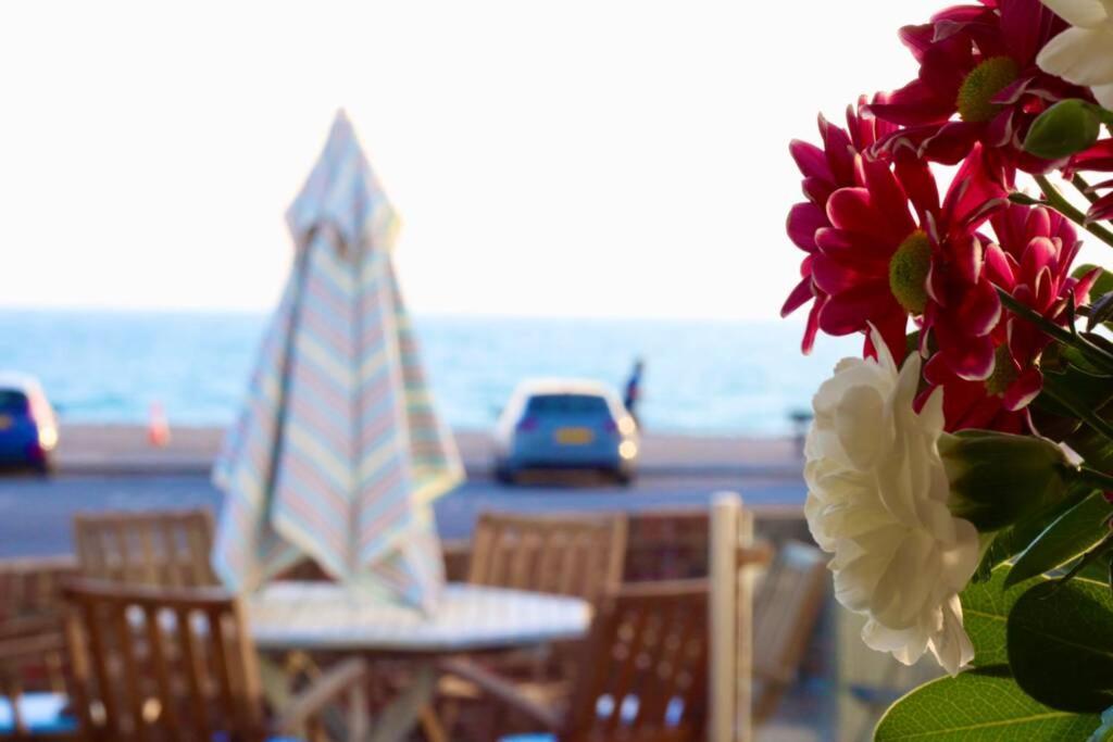 Serenity "Your Calm Seafront Retreat" By Air Premier Seaford Exterior foto